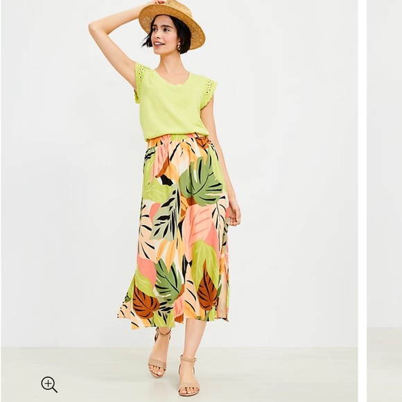 LOFT Dresses & Skirts - LOFT Palm Smocked Midi Skirt Medium